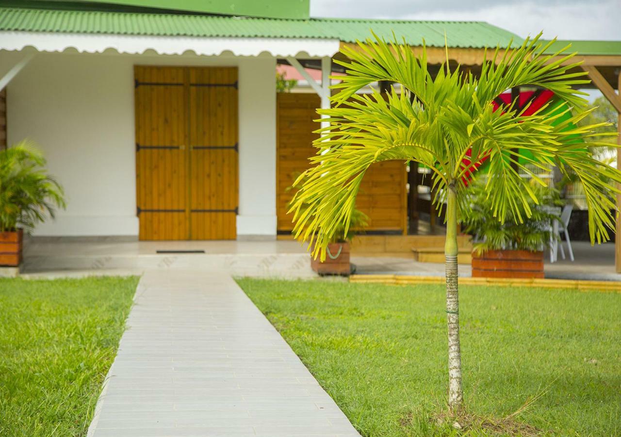 Gite Hibiscus Destrellan Baie-Mahault Exterior foto